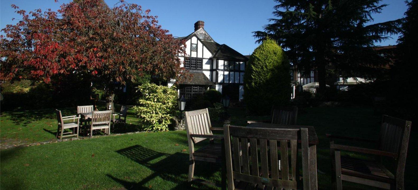 Thatchers อีสต์ฮอร์สลีย์ ภายนอก รูปภาพ